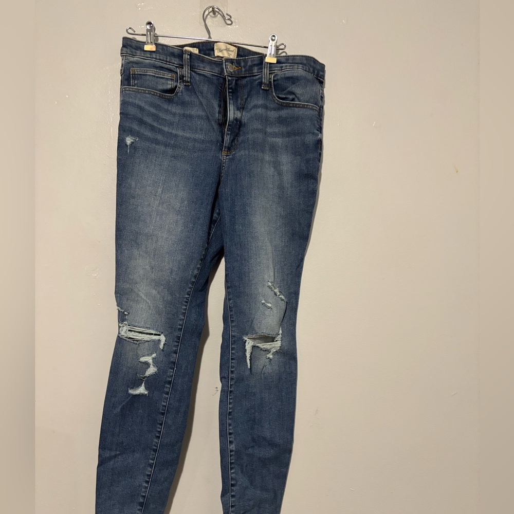 Universal Thread Dark Blue Distressed Skinny Jeans